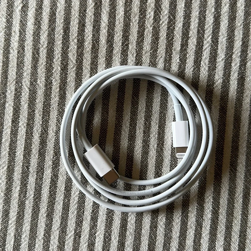 Apple USB-C to lighting Cable 3’